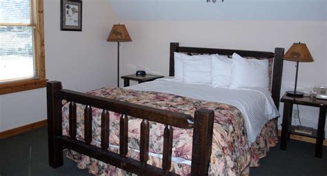 Accommodations - Gardiner, MT Hotel | Yellowstone Basin Inn