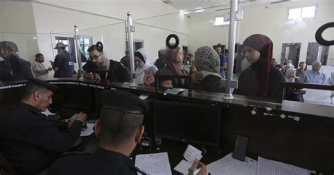 Canadians wait to flee Gaza Strip as border crossing reopens for ...