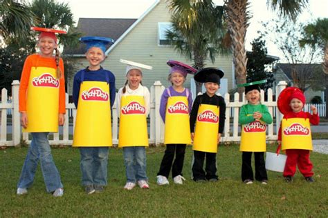 24 Cheap and Easy DIY Group Costumes for Halloween » TwistedSifter