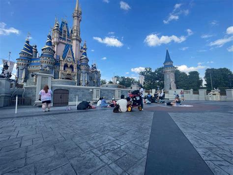 Crowds Already Building at Magic Kingdom in Anticipation Of ‘Happily Ever After’ Return - Disney ...