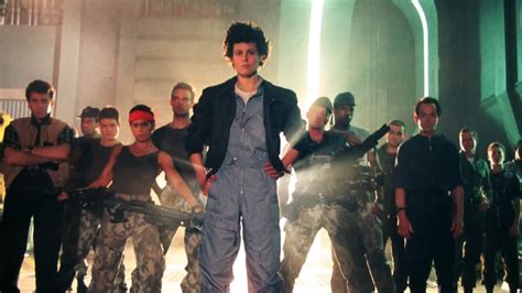 30 years later, 'Aliens' cast reunites to talk film's face-hugging appeal