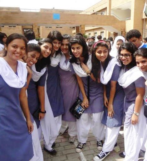 Pakistan girls wear a uniform that shows that a cultural style can be combined with modern ...