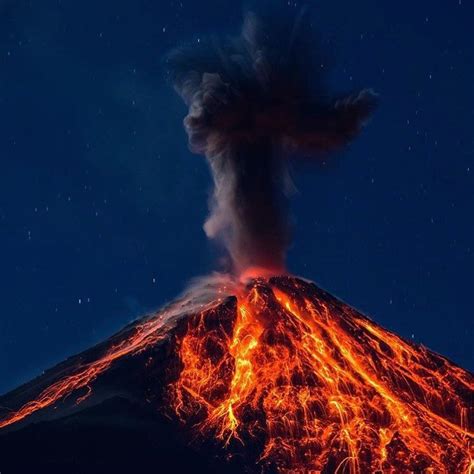 Pacaya Volcano eruption. Photo by @rickylopezbruni #earthroulette Adventure Photos, Adventure ...