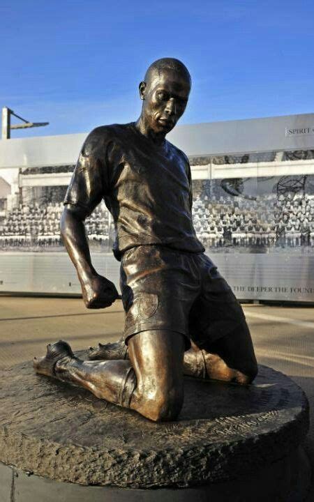 arsenal legend thiery henry statue Thierry Henry, Arsene Wenger, Sport ...