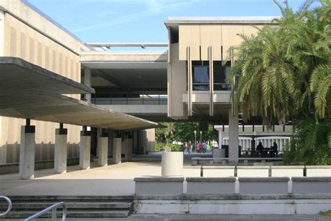 Miami-Dade North Campus - McArthur Hall