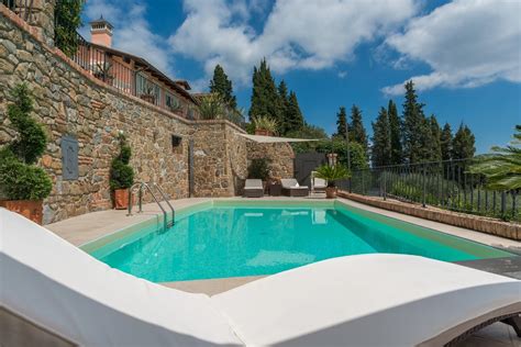 Family friendly Tuscan villa with pool and fantastic views in ...