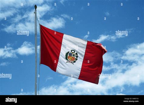 Peruvian flag hi-res stock photography and images - Alamy