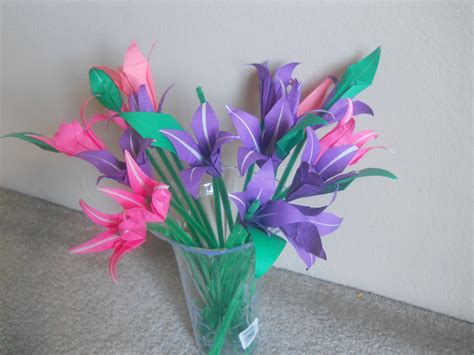 Origami lillies Look What I Made, Experiments, Lillies, Origami, Paper, Plants, Origami Paper ...