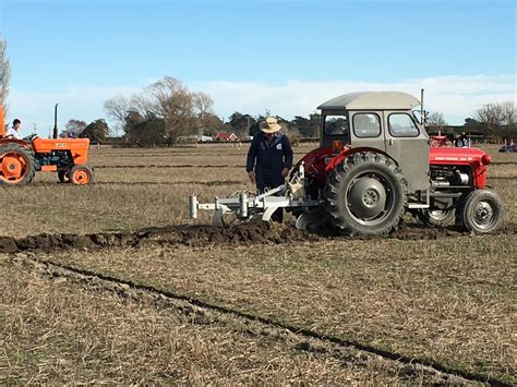 Competition Ploughing | Robinne Weiss