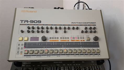 Roland TR-909 image (#1753336) - Audiofanzine