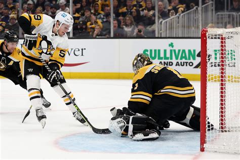 Bruins clinch playoff spot as Jeremy Swayman makes his Game 1 case - The Athletic