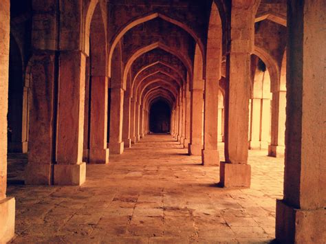 pillars of Jahaz Mahal | Islamic architecture, Monument, Architecture