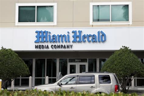 Miami Herald columnist under fire for criticizing Titan Ryan Tannehill ...