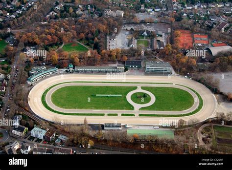 Horse race europe top view hi-res stock photography and images - Alamy