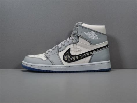 Dior Jordan 1 : Replica