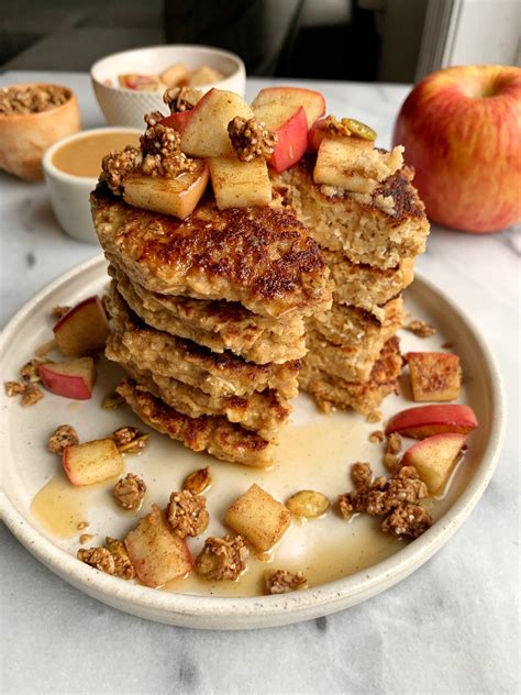 Healthy Apple Pie Oatmeal Pancakes (gluten-free) - rachLmansfield