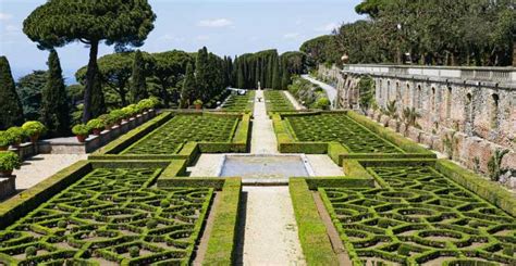 Castel Gandolfo: Palace Ticket and Gardens Minibus Tour | GetYourGuide