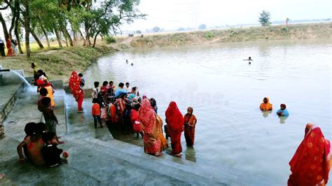 Festival Chhath Puja in Bihar Editorial Stock Photo - Image of rowing ...