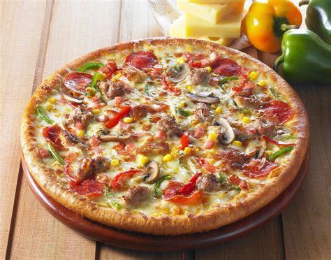 Combination Pizza! Classic Pizza made of selected Vegetables with Beef and Beef Pepperoni. 6"/10 ...