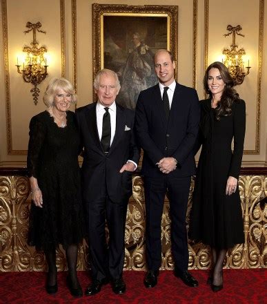 King Charles & Queen Camilla’s 1st Christmas Card: Photo – Hollywood Life