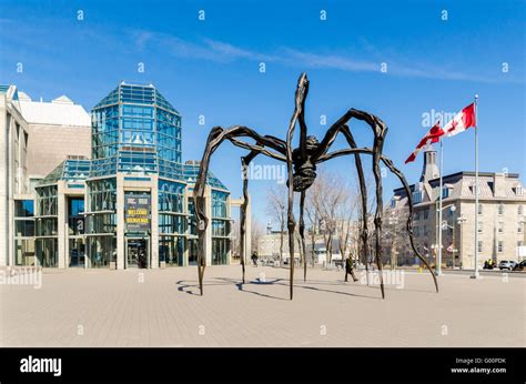 Maman sculpture canada hi-res stock photography and images - Alamy