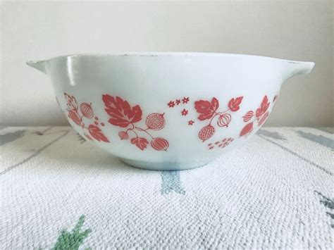 PYREX Pink White Gooseberry Bowl 443 / Vintage Cinderella | Etsy | Vintage pyrex glass, Pyrex ...