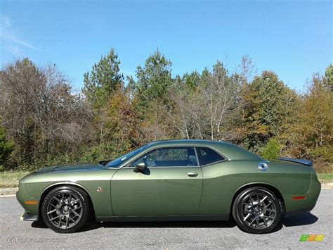 2018 F8 Green Dodge Challenger R/T Scat Pack #123815602 | GTCarLot.com - Car Color Galleries