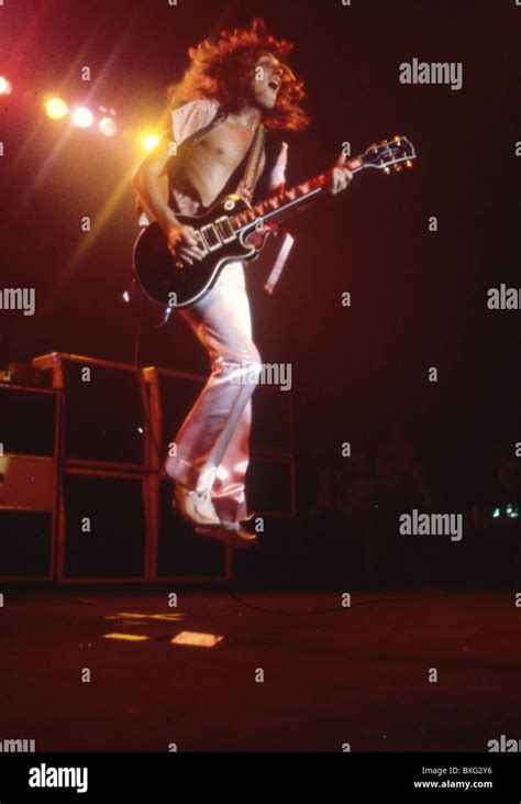 Peter frampton 1970s hi-res stock photography and images - Alamy