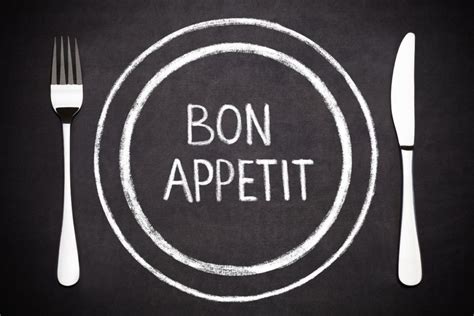 Bon Appetit in Italian (Meaning and Uses) - The Proud Italian