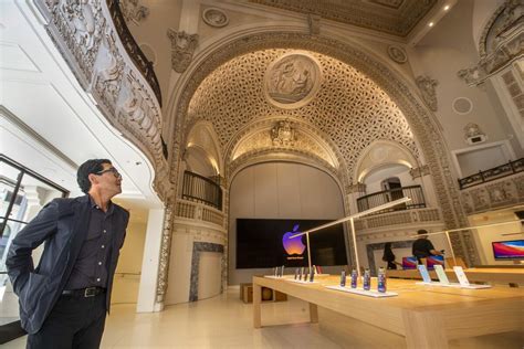 Take a look inside Apple's fancy new downtown L.A. store - Los Angeles ...