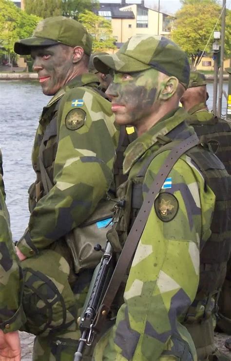 Swedish Military Uniforms - army max age