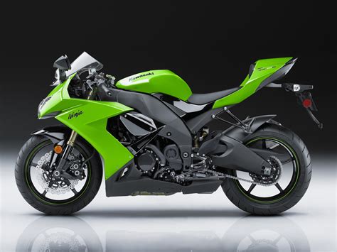 KAWASAKI NINJA ZX-6R - Review and photos