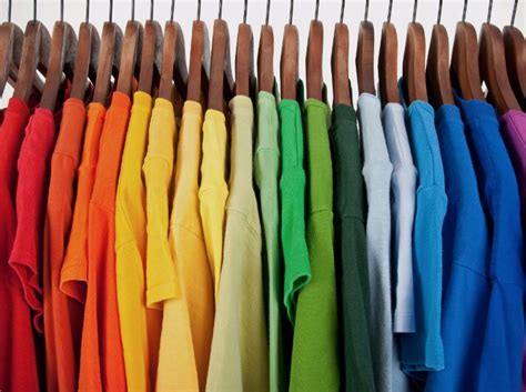 ¿Qué dice el color de tu ropa sobre tu personalidad? ¡Tenemos la respuesta!