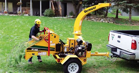 Vermeer BC700XL - Compact, Efficient, Easy to Use Wood Chipper