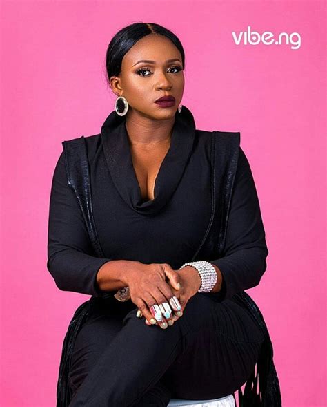 Biography Of Nigerian Singer, Waje | Bola Esho's Blog