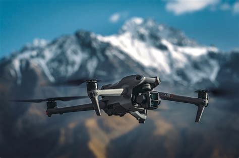 DJI unveils its long awaited, prodigiously rumored new Air 3 drone