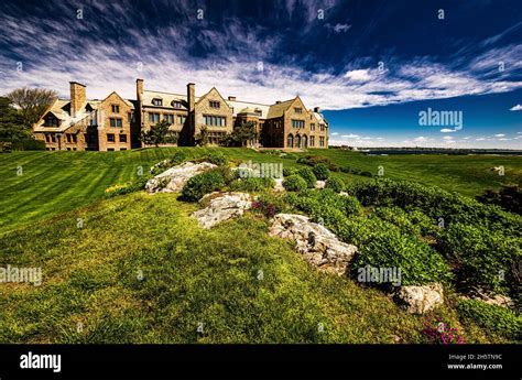 Rough point rhode island hi-res stock photography and images - Alamy