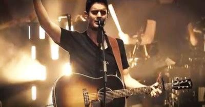 ‘My Heart Is Yours’ – Kristian Stanfill Sings Live From Passion - Christian Music Videos