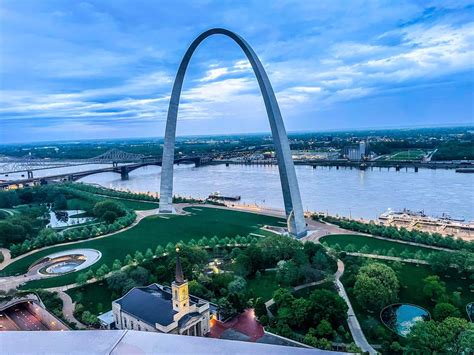 A great view of the Arch, photo source unknown. : r/StLouis