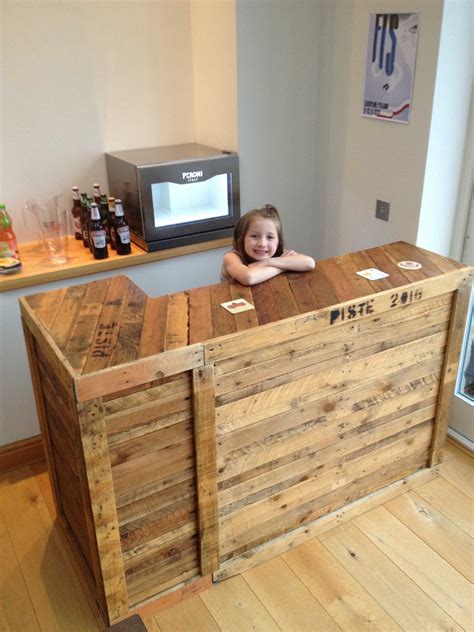 Diy: Pallet Bar Idea • 1001 Pallets | Diy home bar, Pallet bar diy, Diy bar