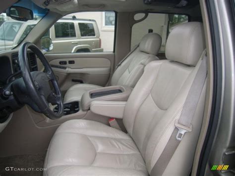 2003 Chevrolet Suburban 1500 Z71 4x4 interior Photo #48049739 | GTCarLot.com