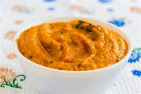 South Indian Tomato Chutney/ Tomato Onion Chutney - Kali Mirch - by Smita