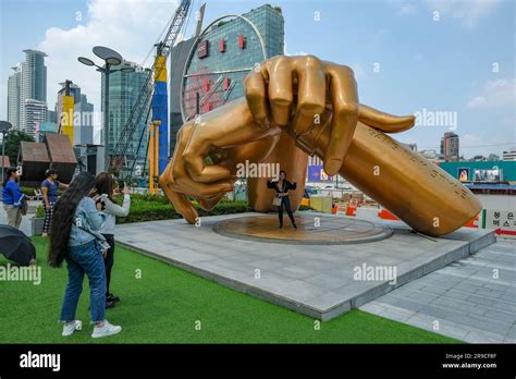 Gangnam style in seoul hi-res stock photography and images - Alamy