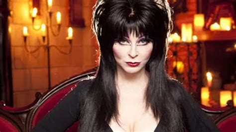 Watch Elvira's Movie Macabre Streaming Online - Yidio