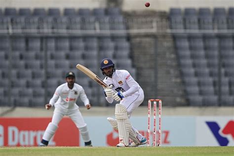 Dhananjaya de Silva flicks it away | ESPNcricinfo.com