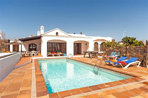 Villa Nikki In Puerto del Carmen, Lanzarote | Villa Plus