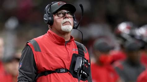 Buccaneers coach Bruce Arians explains why he doesn't regret whacking Andrew Adams' helmet ...