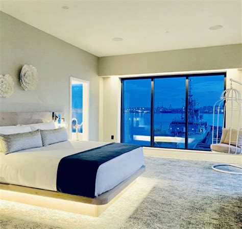 Seaside Boutique Hotel Spa at The Shipyards North Vancouver