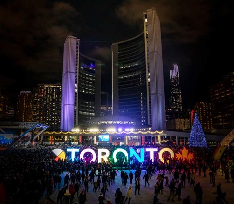 Winter city Hall at night in Toronto | #ExperienceTransat – Memories of ...