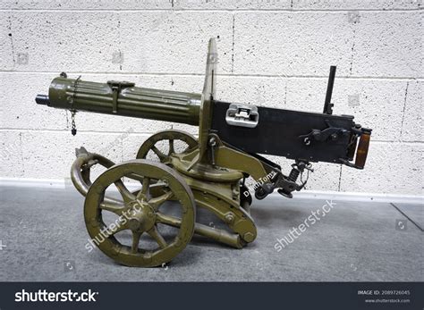 English Machine Gun Maxim Side View Stock Photo 2089726045 | Shutterstock